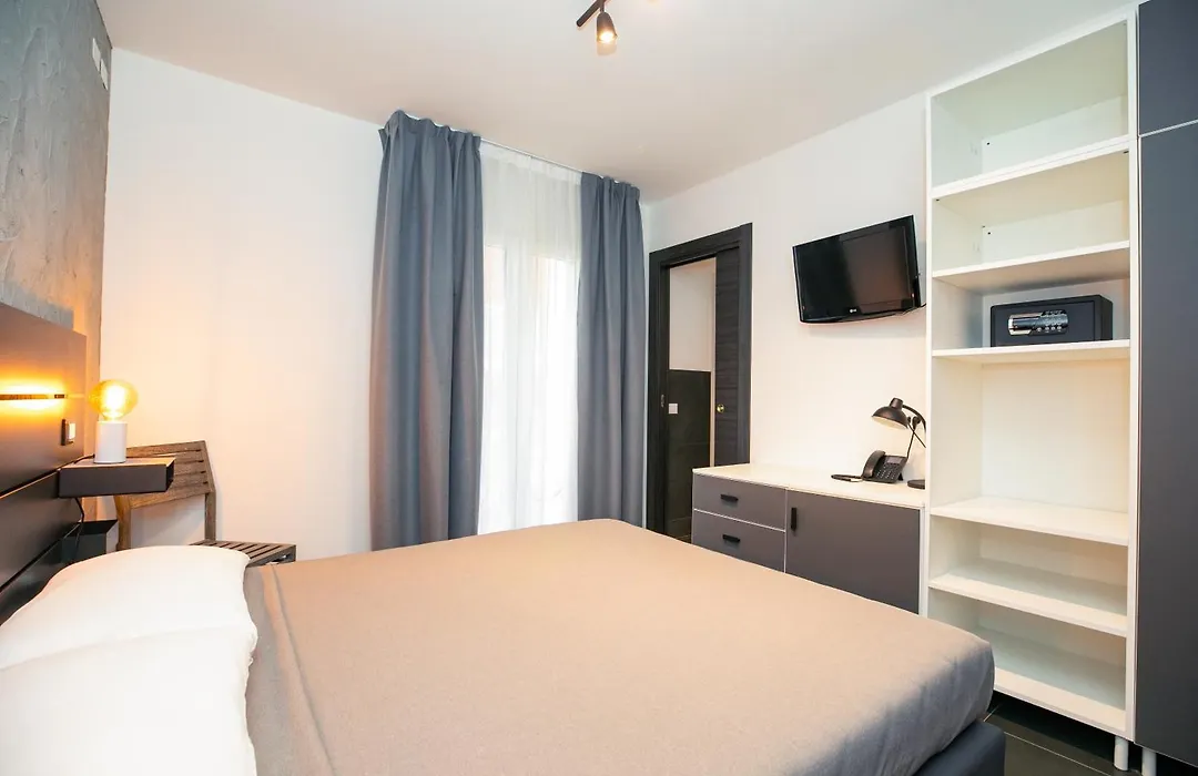 Hotel Brienz-1